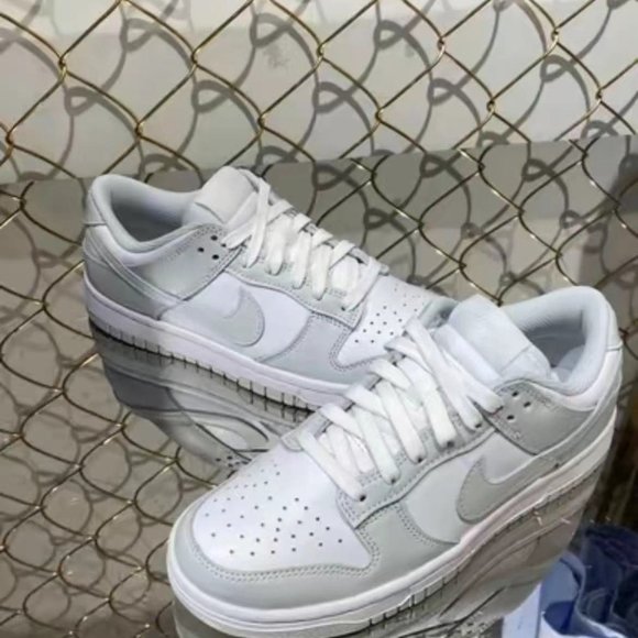 Ms. Nike dunk's casual shoes are gray - Picture 1 of 5